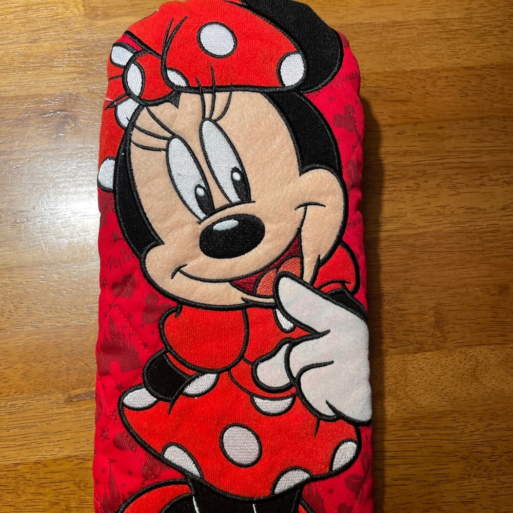 Walt Disney World oven mitt Minnie mouse brand new Never used